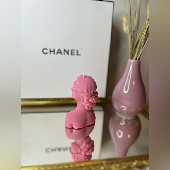 Valentines Day Candle- Strawberries & Cream - Picture 3 of 4